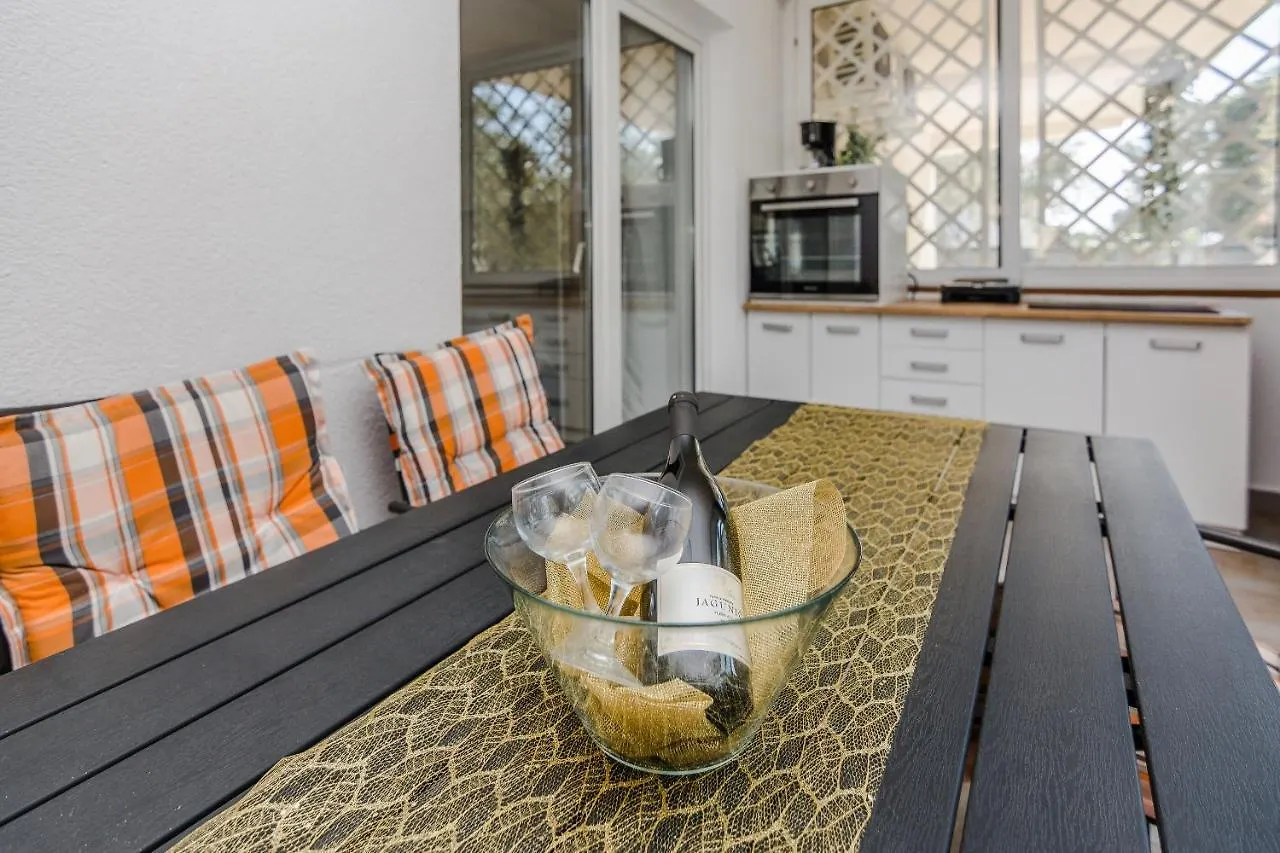 Apartments Jagunic Vir