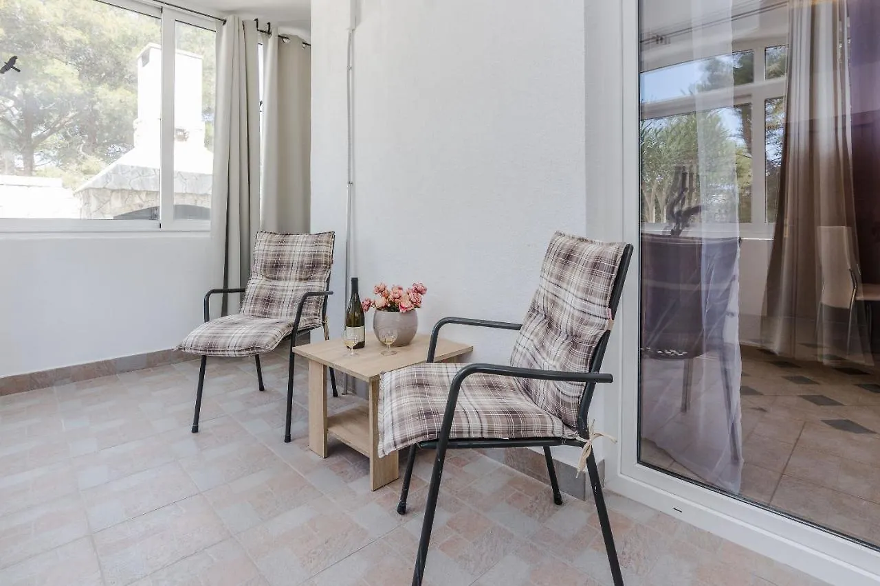 Apartments Jagunic Vir 0*,  Croatia